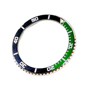 Vostok Lünette aus Edelstahl mit schwarz/grünem Alu‑Insert und SuperLumiNova Marke inkl. Feder